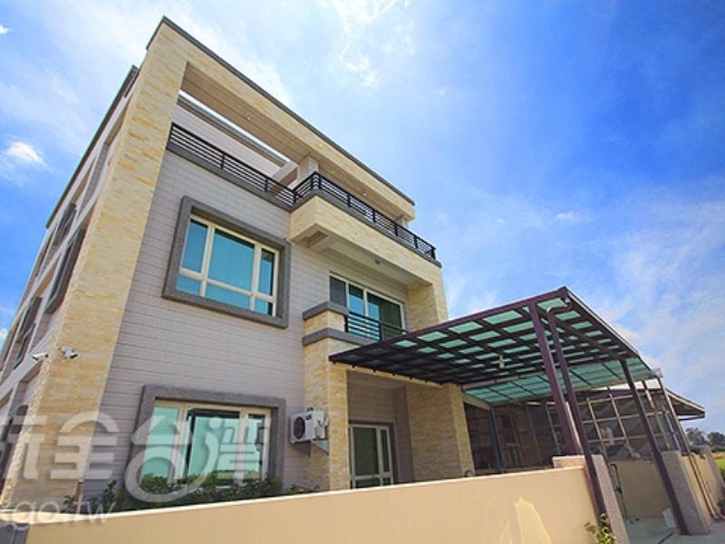 11 House Bed & Breakfast Erlin Bagian luar foto