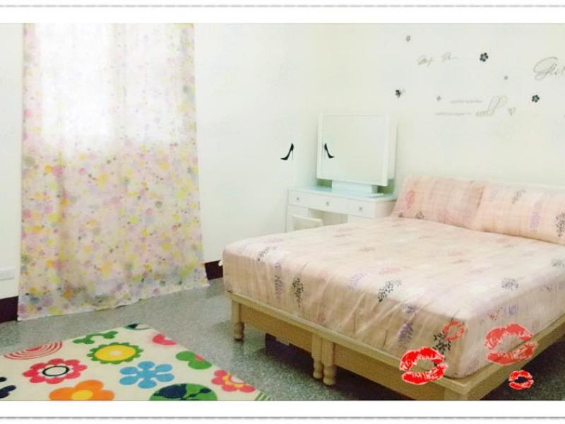 11 House Bed & Breakfast Erlin Bagian luar foto