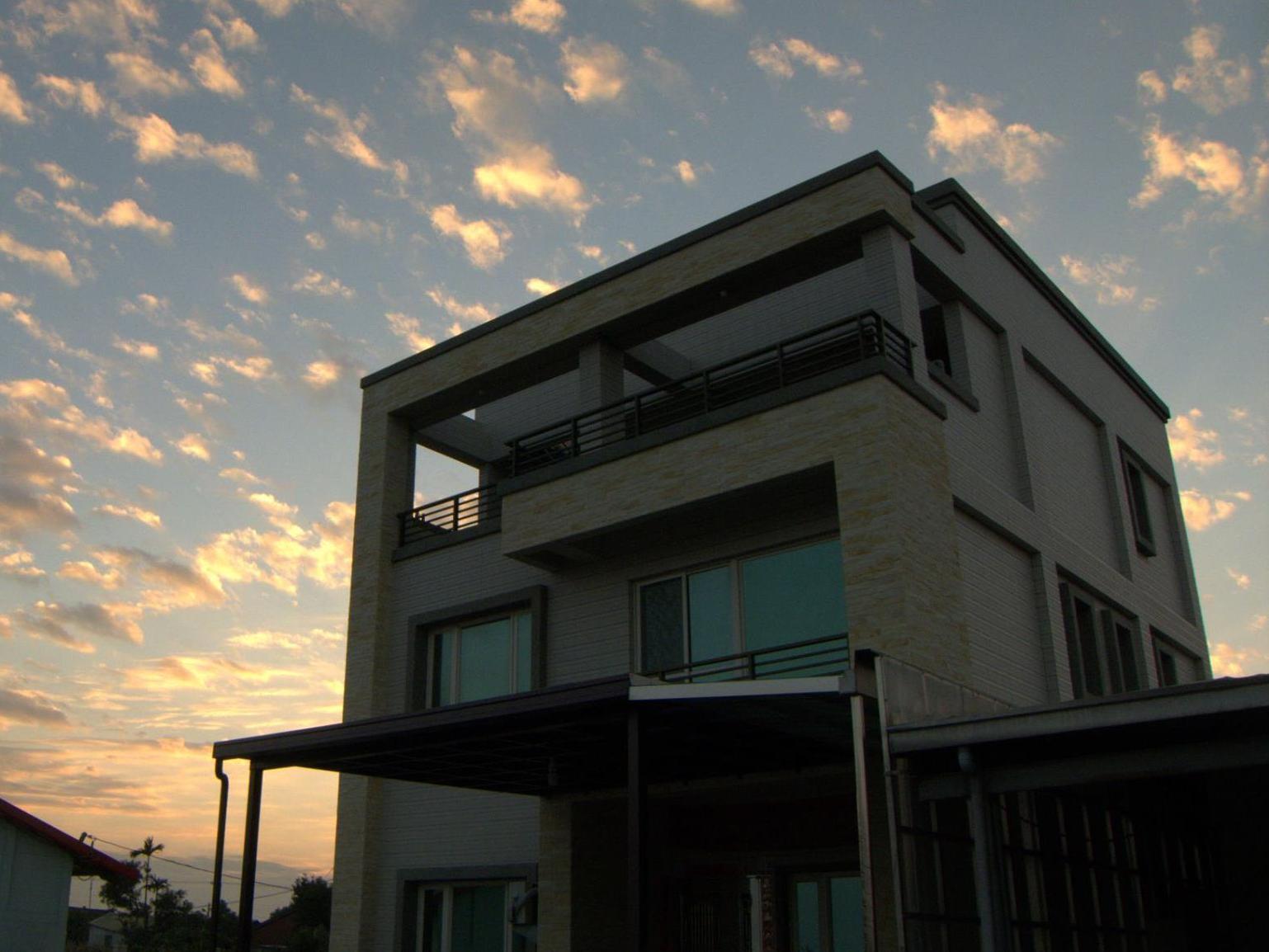 11 House Bed & Breakfast Erlin Bagian luar foto