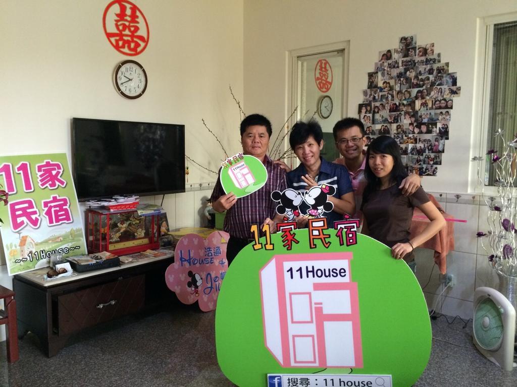 11 House Bed & Breakfast Erlin Bagian luar foto