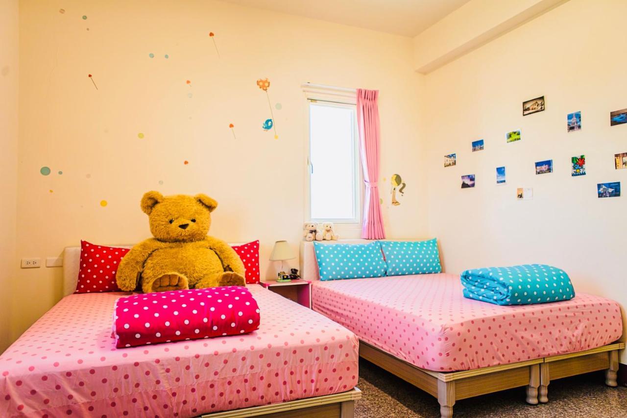 11 House Bed & Breakfast Erlin Bagian luar foto